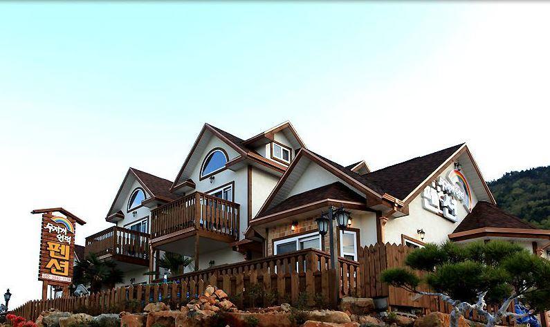 Rainbow Hill Pension Намхэ Экстерьер фото